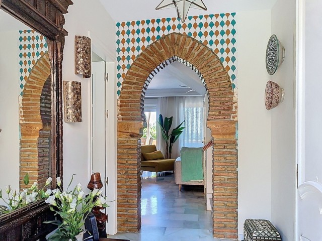Maison mitoyenne avec 3 Chambres  à Estepona