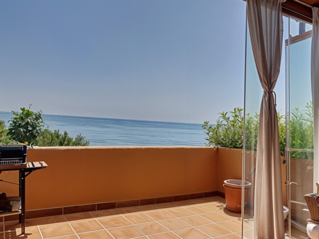 Maison mitoyenne avec 3 Chambres  à Estepona