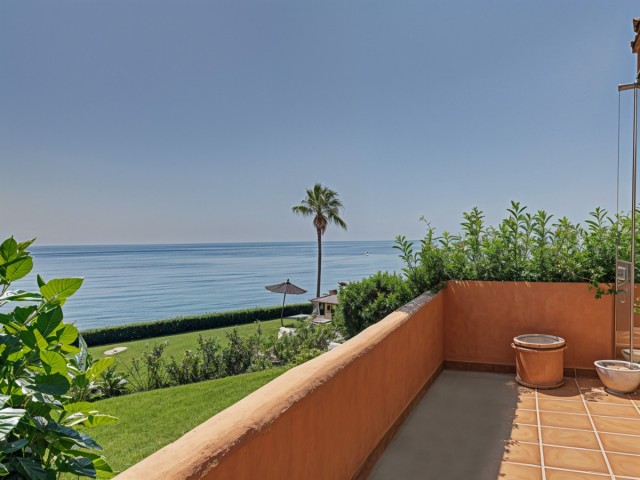 Maison mitoyenne avec 3 Chambres  à Estepona