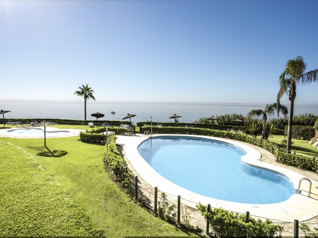 Maison mitoyenne avec 3 Chambres  à Estepona