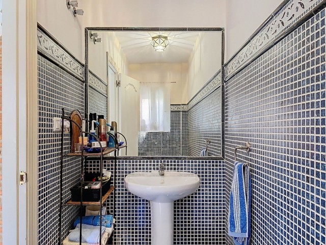 Maison mitoyenne avec 3 Chambres  à Estepona