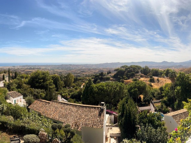 5 Bedrooms Villa in Mijas