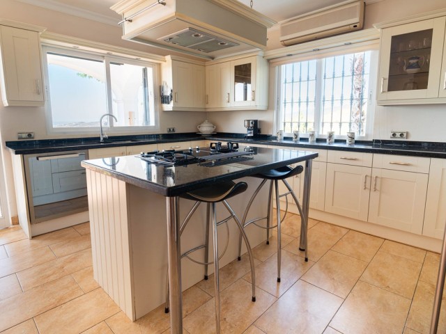 5 Bedrooms Villa in Mijas