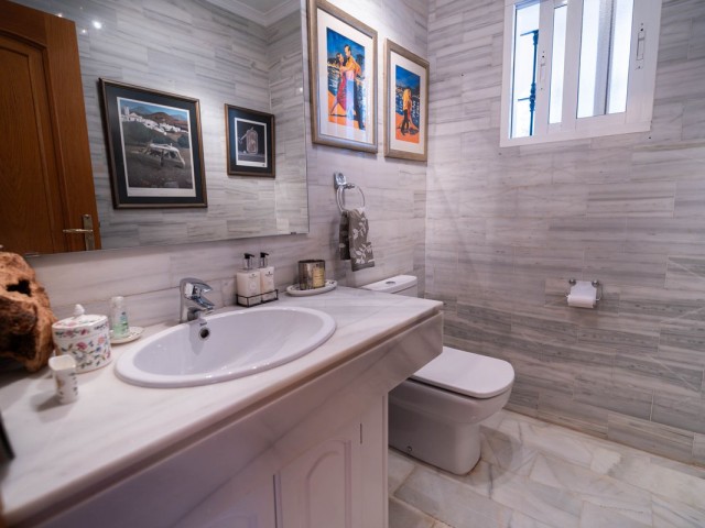5 Bedrooms Villa in Mijas