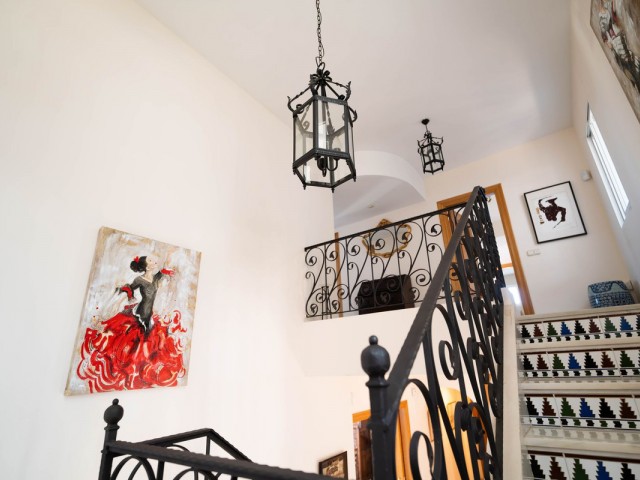 5 Bedrooms Villa in Mijas