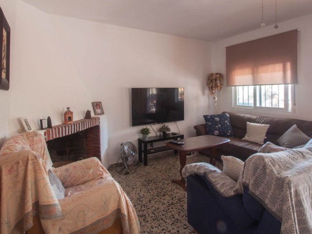Villa avec 3 Chambres  à Estepona