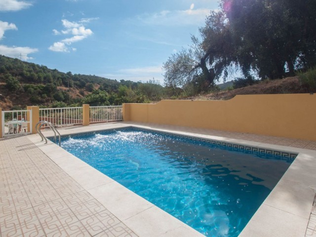 Villa avec 3 Chambres  à Estepona