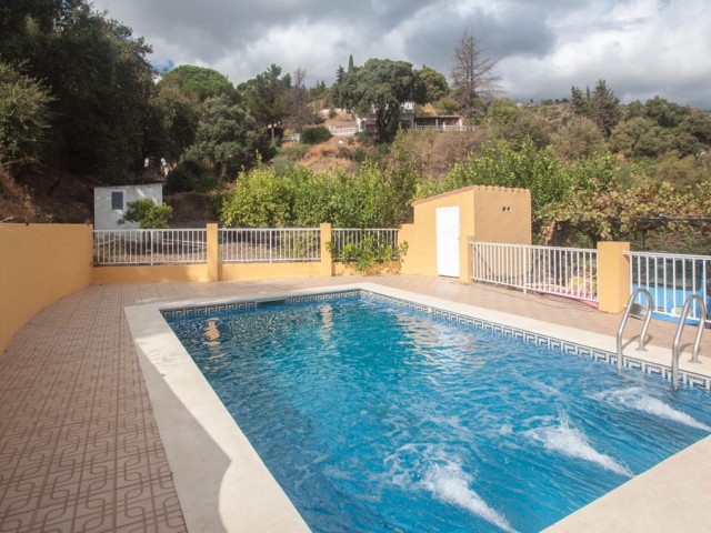 Villa avec 3 Chambres  à Estepona