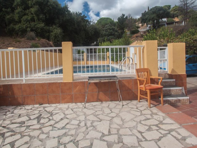 Villa avec 3 Chambres  à Estepona