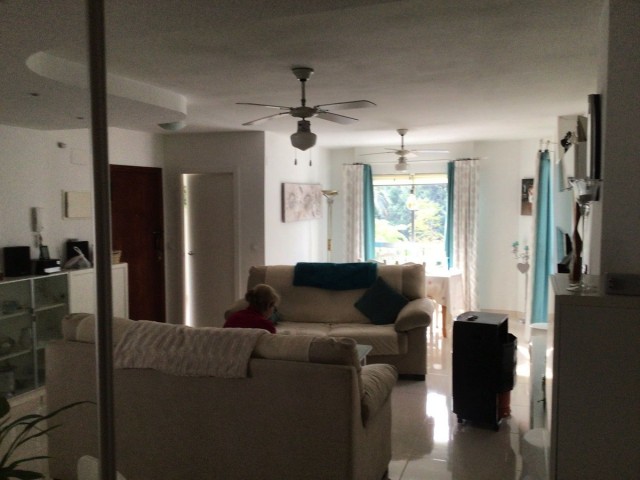 Appartement avec 3 Chambres  à Estepona