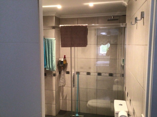 Appartement avec 3 Chambres  à Estepona