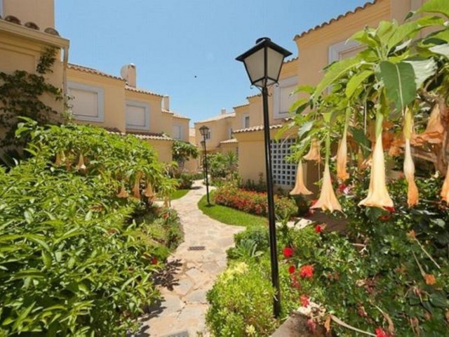 3 Makuuhuoneen Rivitalo Puerto Banús