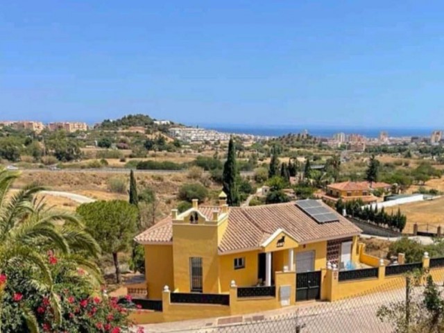 4 Bedrooms Villa in Mijas Costa