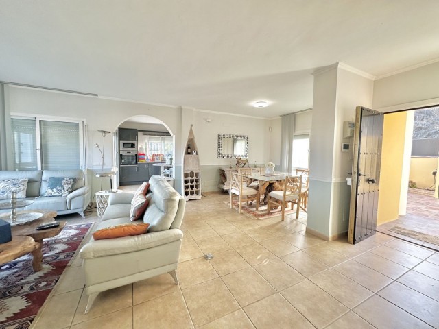 4 Bedrooms Villa in Mijas Costa