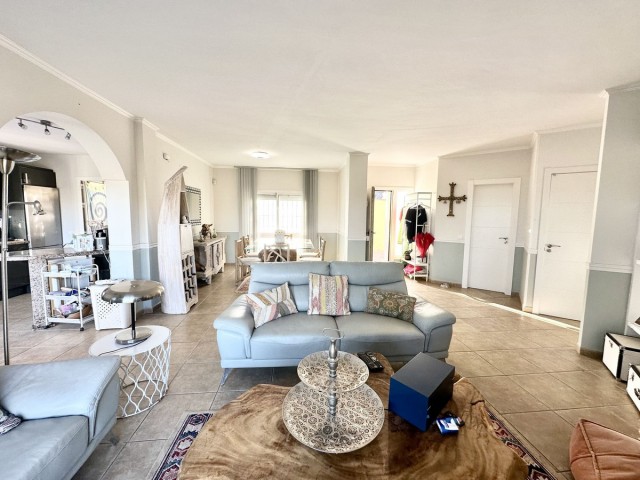 4 Bedrooms Villa in Mijas Costa