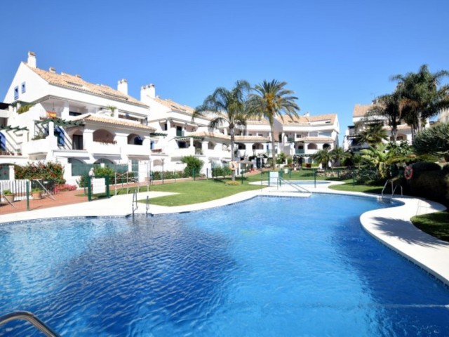 3 Makuuhuoneen Huoneisto San Pedro de Alcántara