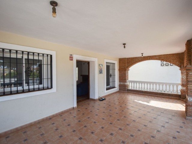 Villa con 5 Dormitorios  en El Rosario