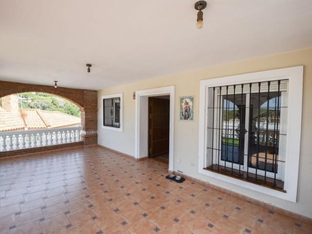 Villa con 5 Dormitorios  en El Rosario
