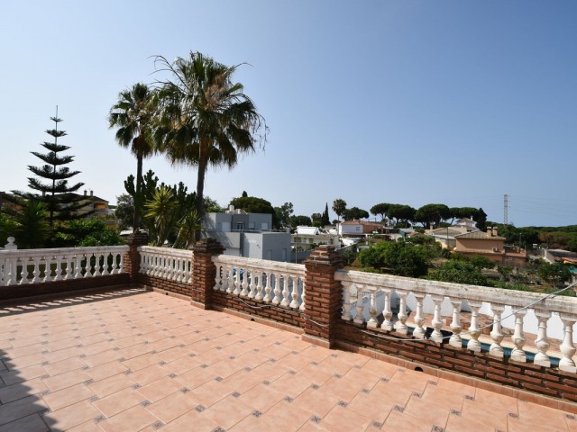 Villa con 5 Dormitorios  en El Rosario