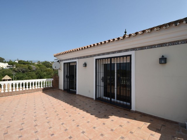 Villa con 5 Dormitorios  en El Rosario
