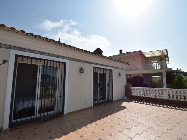 Villa con 5 Dormitorios  en El Rosario