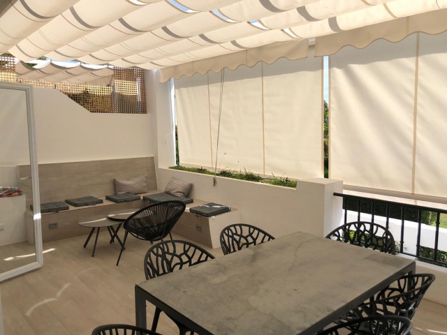 Apartamento con 3 Dormitorios  en Benahavís