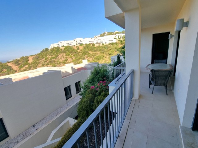Apartamento con 3 Dormitorios  en Altos de los Monteros
