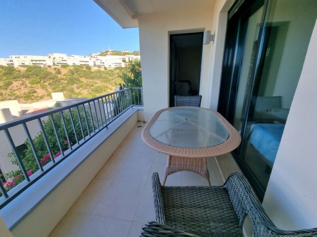 Apartamento con 3 Dormitorios  en Altos de los Monteros