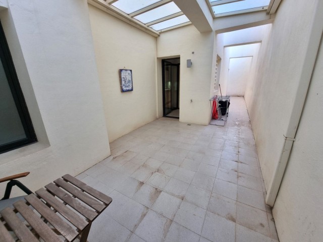 Apartamento con 3 Dormitorios  en Altos de los Monteros