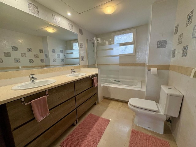 Appartement avec 2 Chambres  à Calahonda