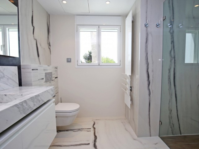 5 Bedrooms Townhouse in Nueva Andalucía