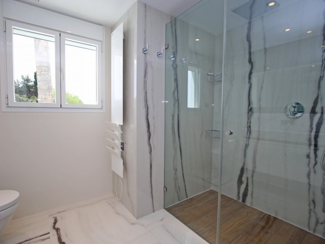 5 Bedrooms Townhouse in Nueva Andalucía