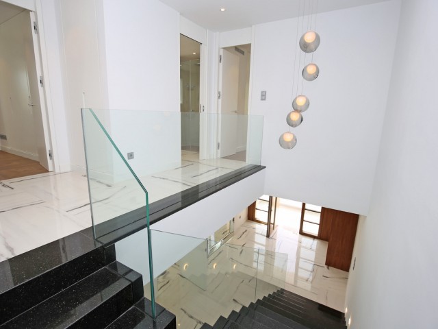 5 Bedrooms Townhouse in Nueva Andalucía