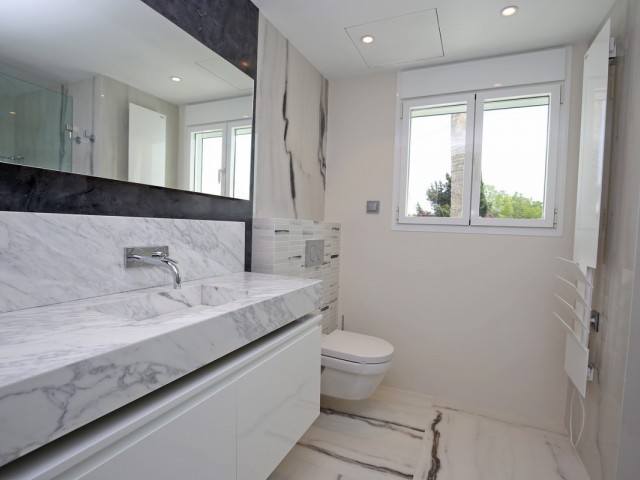 5 Bedrooms Townhouse in Nueva Andalucía