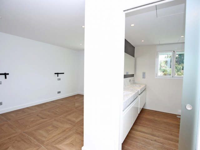 5 Bedrooms Townhouse in Nueva Andalucía