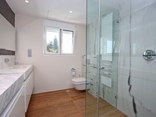 5 Bedrooms Townhouse in Nueva Andalucía