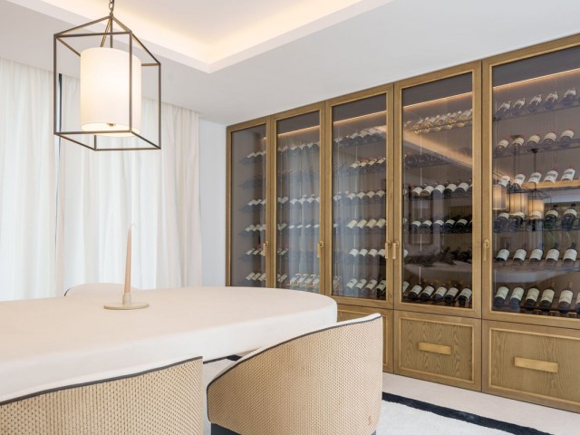 5 Bedrooms Villa in Nueva Andalucía