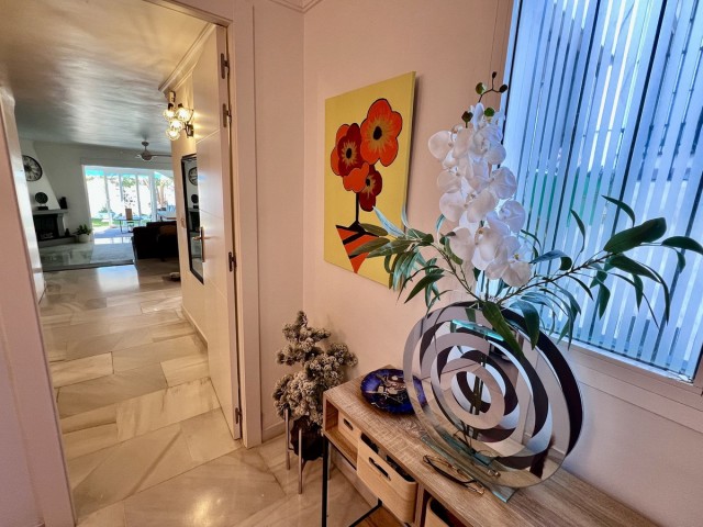 Rijtjeshuis, El Paraiso, R5230030