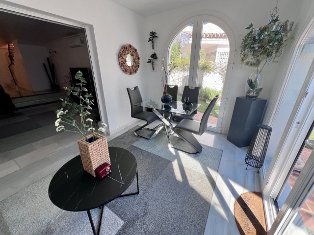 3 Slaapkamer Rijtjeshuis in El Paraiso