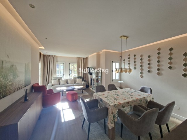 3 Bedrooms Apartment in Nueva Andalucía