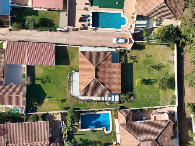 2 Bedrooms Villa in Nueva Andalucía