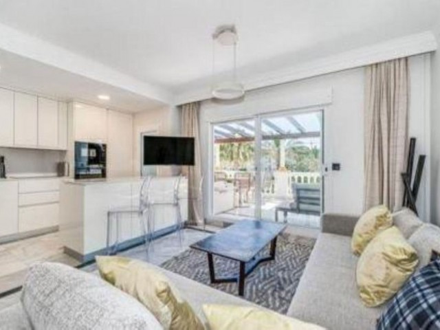 2 Bedrooms Apartment in Nueva Andalucía