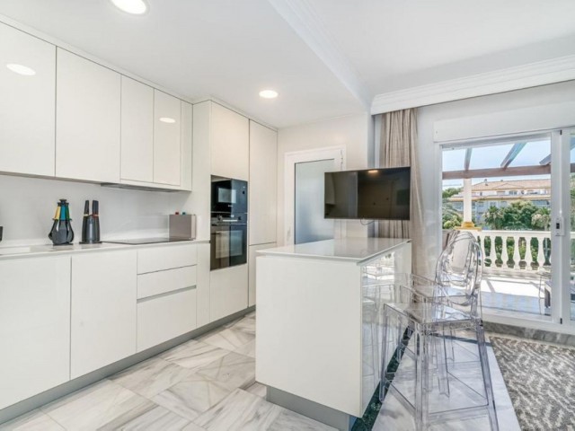 2 Bedrooms Apartment in Nueva Andalucía