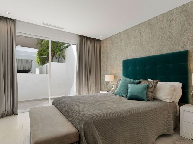 5 Bedrooms Villa in Nueva Andalucía