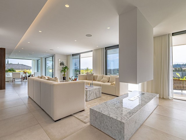 Villa avec 6 Chambres  à Nueva Andalucía