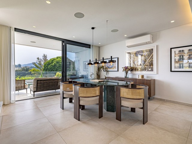 Villa avec 6 Chambres  à Nueva Andalucía