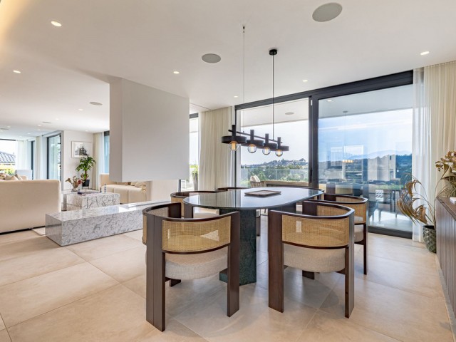 Villa avec 6 Chambres  à Nueva Andalucía