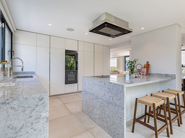 Villa avec 6 Chambres  à Nueva Andalucía