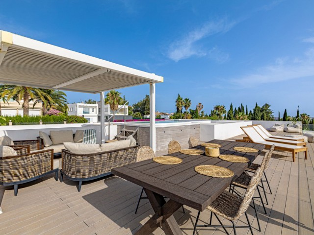 Villa avec 6 Chambres  à Nueva Andalucía