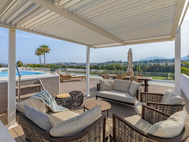 Villa avec 6 Chambres  à Nueva Andalucía